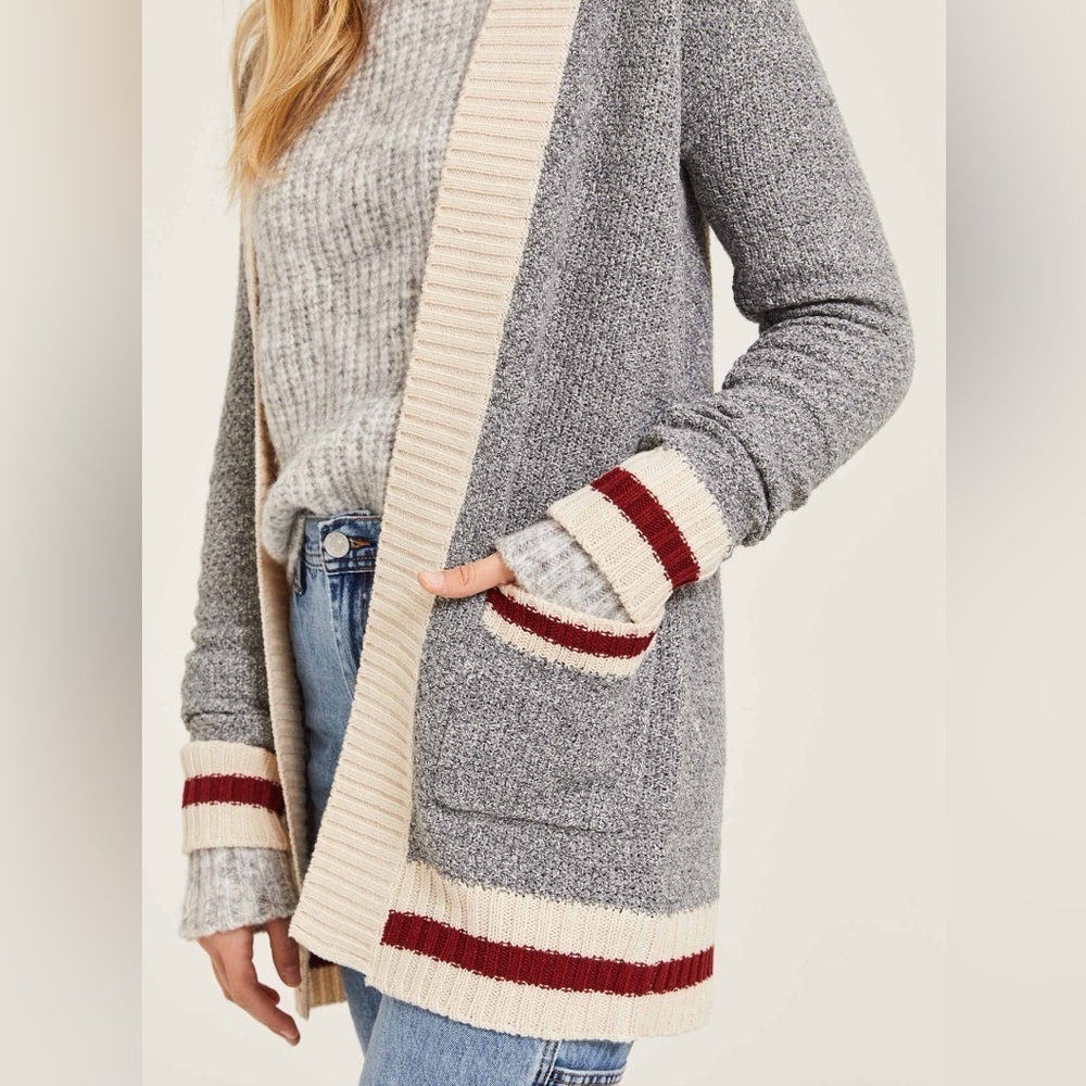 Ardene size XS, Cozy Cabin Varsity Gray and Cream Women's Cardigan with pockets